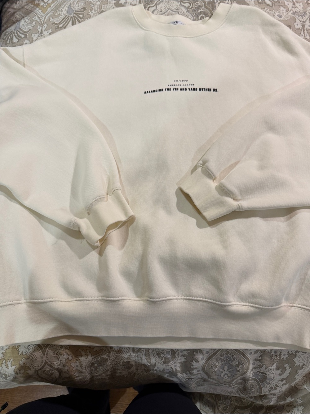 Men’s Zara size XL Cream Graphic Crewneck Sweatshirt